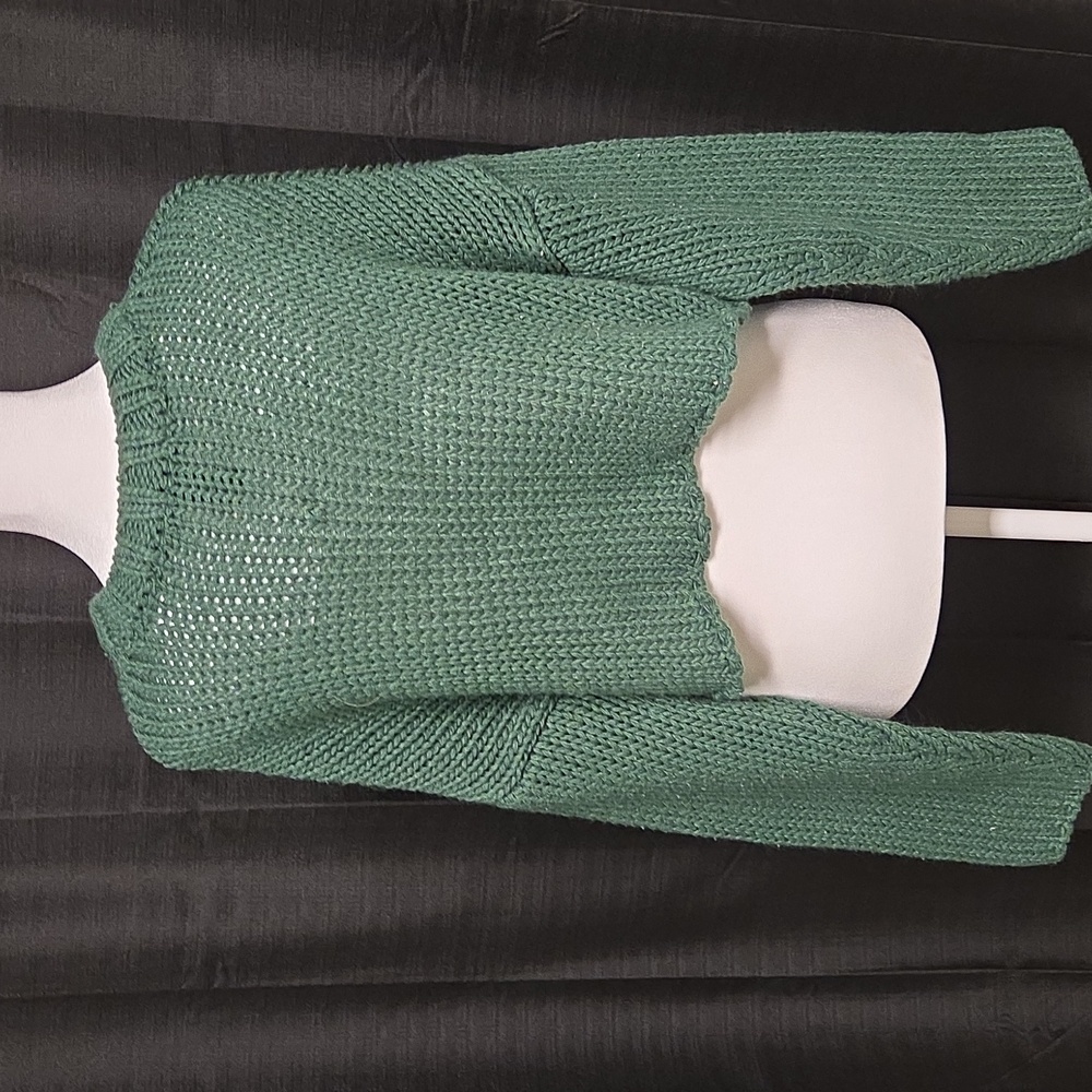 Green Star Cropped Sweater View 2